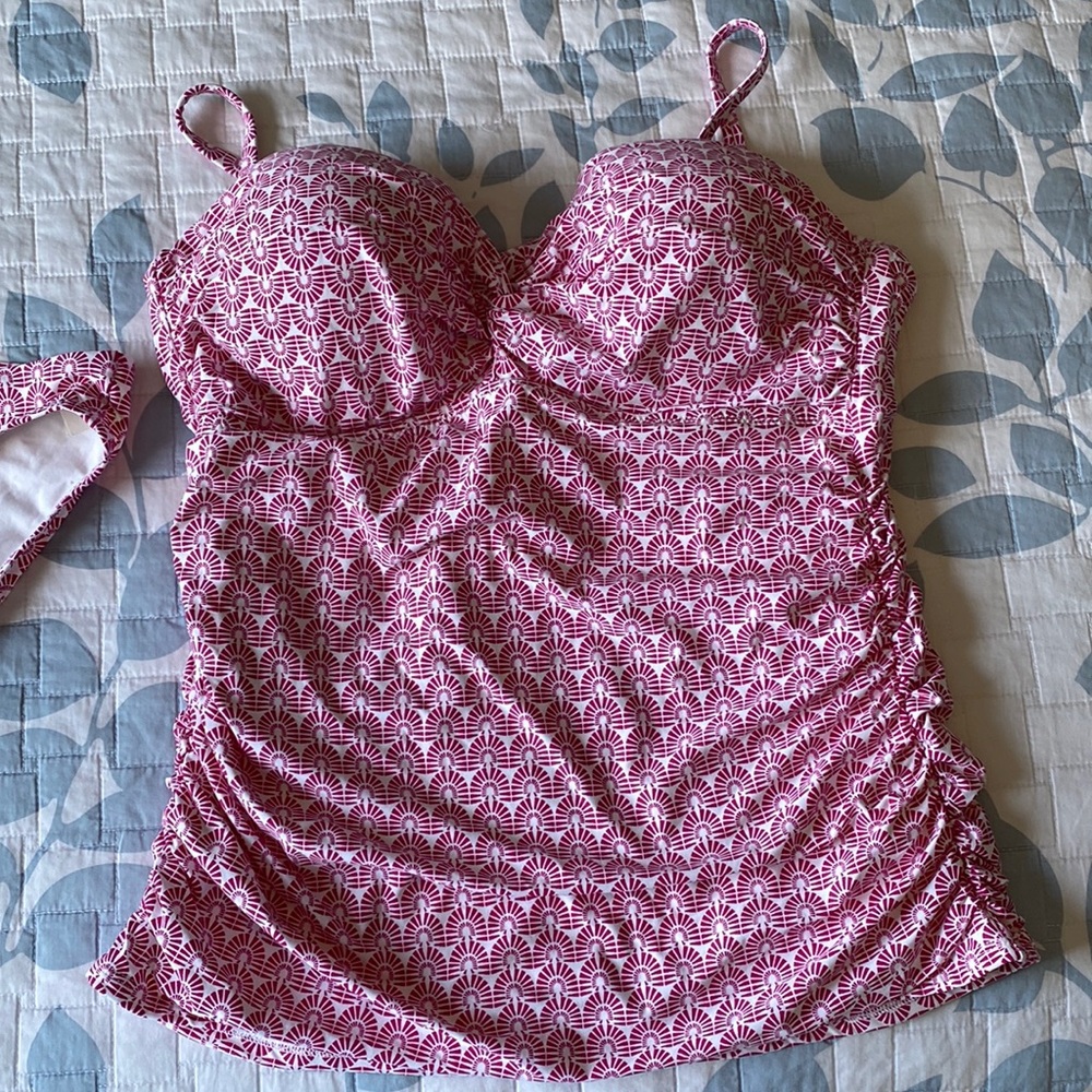 Helen Jon Ruched Tankini with Underwire and bottoms.